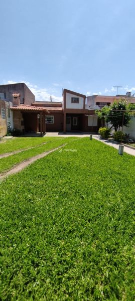 Casa com 2 quartos, 2 banheiros e 110m² à venda no bairro Três Vendas, Pelotas