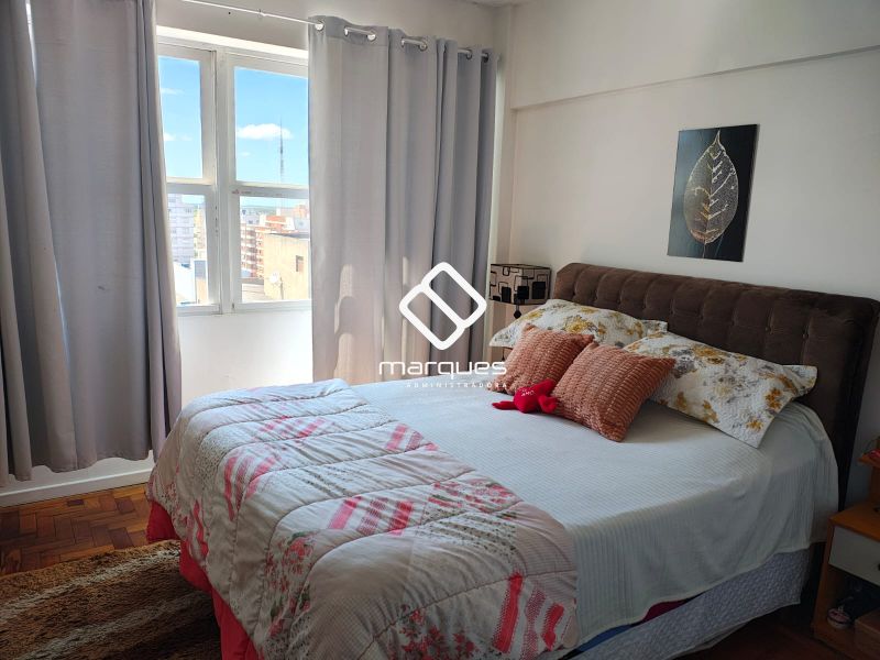 APARTAMENTO CENTRAL, AMPLO E COM BELA VISTA