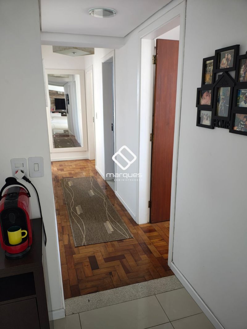 APARTAMENTO CENTRAL, AMPLO E COM BELA VISTA