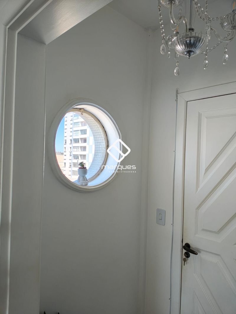 APARTAMENTO CENTRAL, AMPLO E COM BELA VISTA