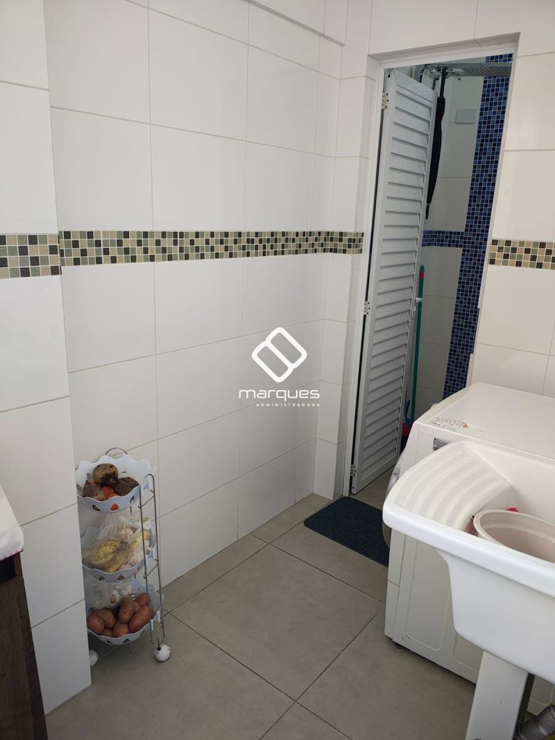 APARTAMENTO CENTRAL, AMPLO E COM BELA VISTA
