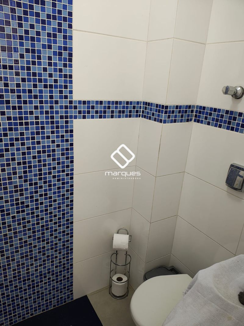 APARTAMENTO CENTRAL, AMPLO E COM BELA VISTA