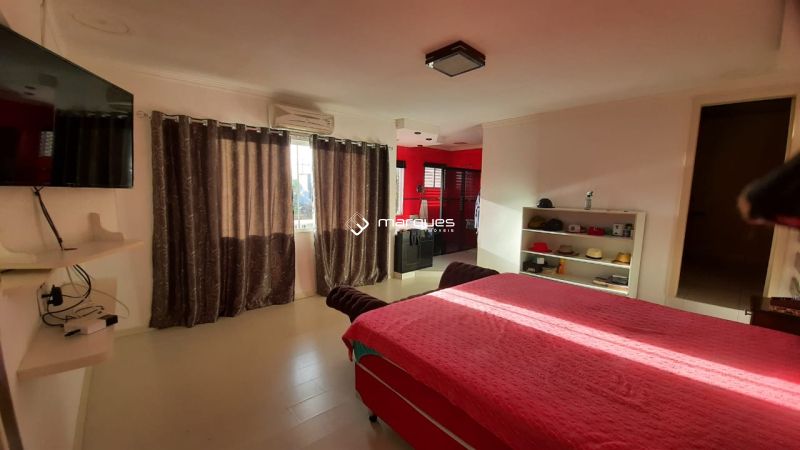 Sobrado com 4 quartos, 6 banheiros e 750m² à venda no bairro Recanto de Portugal, Pelotas