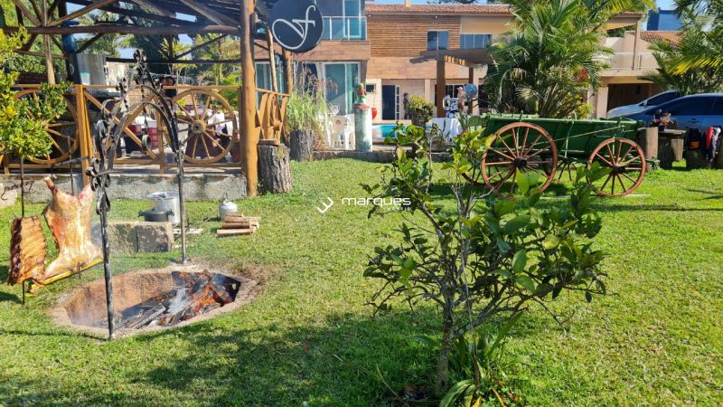 Sobrado com 4 quartos, 6 banheiros e 750m² à venda no bairro Recanto de Portugal, Pelotas