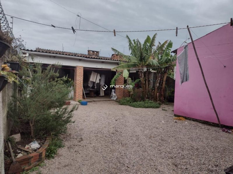 Casa com 2 quartos, 2 banheiros e 78m² à venda no bairro Areal, Pelotas