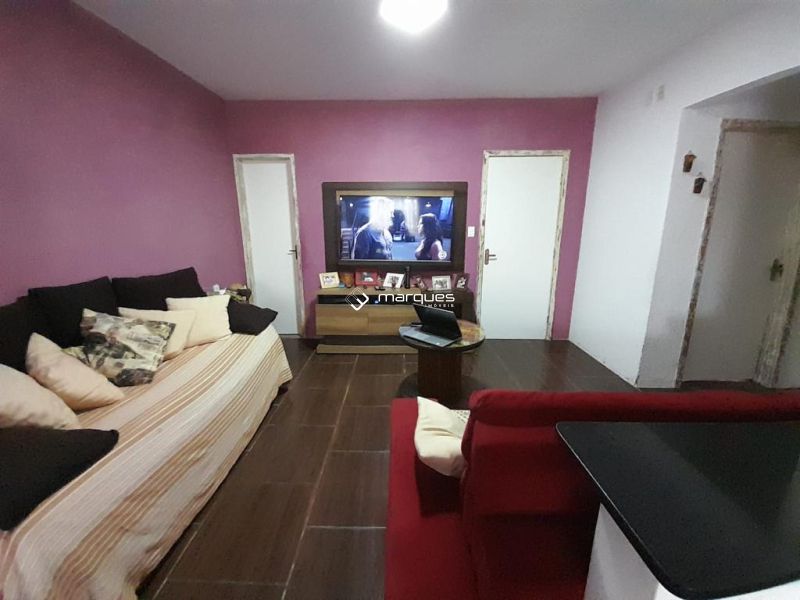 Casa com 2 quartos, 2 banheiros e 78m² à venda no bairro Areal, Pelotas