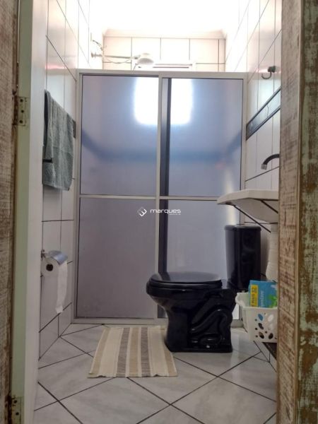 Casa com 2 quartos, 2 banheiros e 78m² à venda no bairro Areal, Pelotas