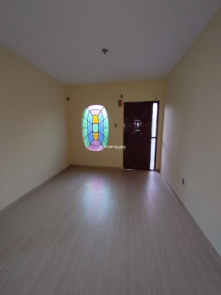 Sobrado com 4 quartos, 2 banheiros e 260m² à venda no bairro Fragata, Pelotas