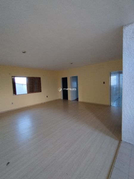 Sobrado com 4 quartos, 2 banheiros e 260m² à venda no bairro Fragata, Pelotas