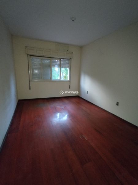 Sobrado com 4 quartos, 2 banheiros e 260m² à venda no bairro Fragata, Pelotas