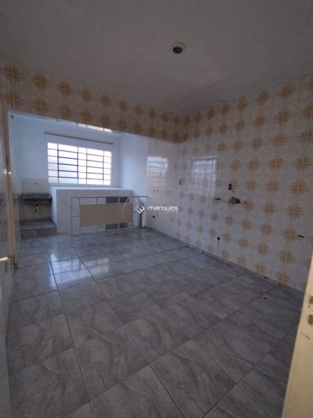 Sobrado com 4 quartos, 2 banheiros e 260m² à venda no bairro Fragata, Pelotas