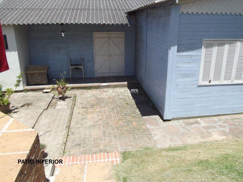 Sobrado com 3 quartos, 4 banheiros e 255m² à venda no bairro Areal, Pelotas