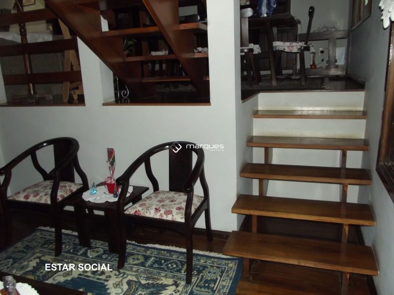 Sobrado com 3 quartos, 4 banheiros e 255m² à venda no bairro Areal, Pelotas