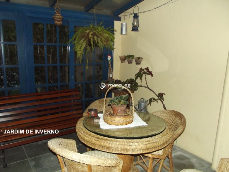 Sobrado com 3 quartos, 4 banheiros e 255m² à venda no bairro Areal, Pelotas