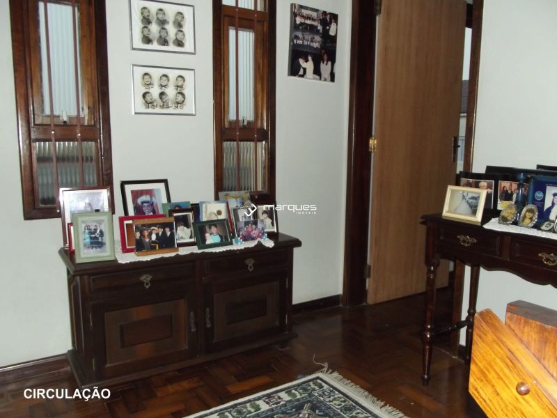 Sobrado com 3 quartos, 4 banheiros e 255m² à venda no bairro Areal, Pelotas