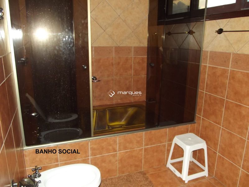 Sobrado com 3 quartos, 4 banheiros e 255m² à venda no bairro Areal, Pelotas