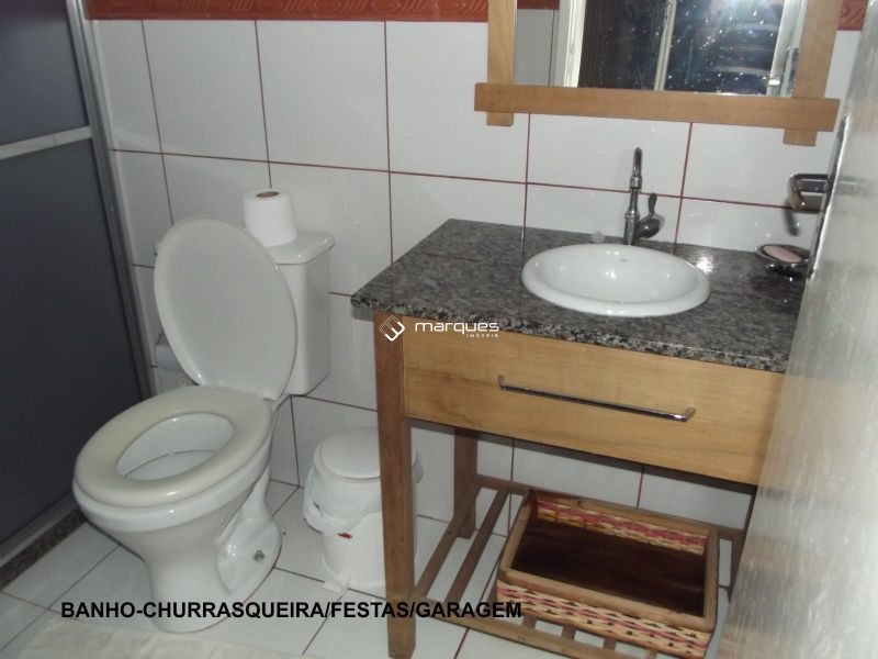 Sobrado com 3 quartos, 4 banheiros e 255m² à venda no bairro Areal, Pelotas