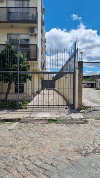 Apartamento com 2 quartos, 1 banheiro e 80m² à venda no bairro Centro, Pelotas