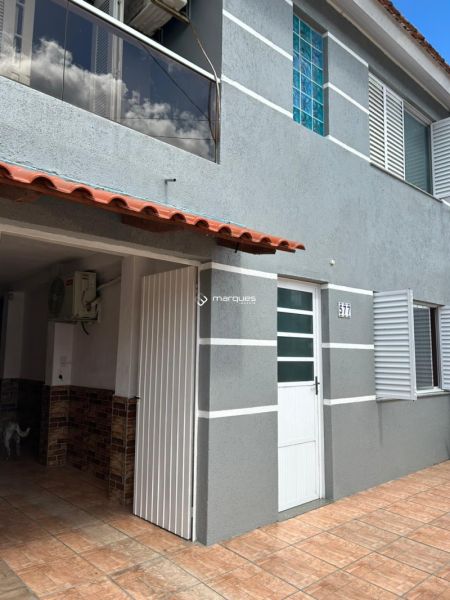 Casa com 3 quartos, 1 banheiro e 188m² à venda no bairro Três Vendas, Pelotas