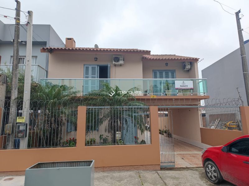 Sobrado com 2 quartos, 2 banheiros e 135m² à venda no bairro Fragata, Pelotas