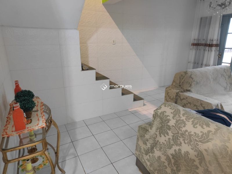Sobrado com 2 quartos, 2 banheiros e 135m² à venda no bairro Fragata, Pelotas