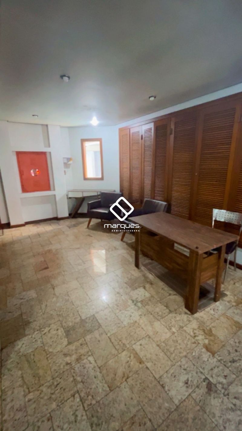 Apartamento com 3 quartos, 2 banheiros e 144m² para alugar no bairro Centro, Pelotas