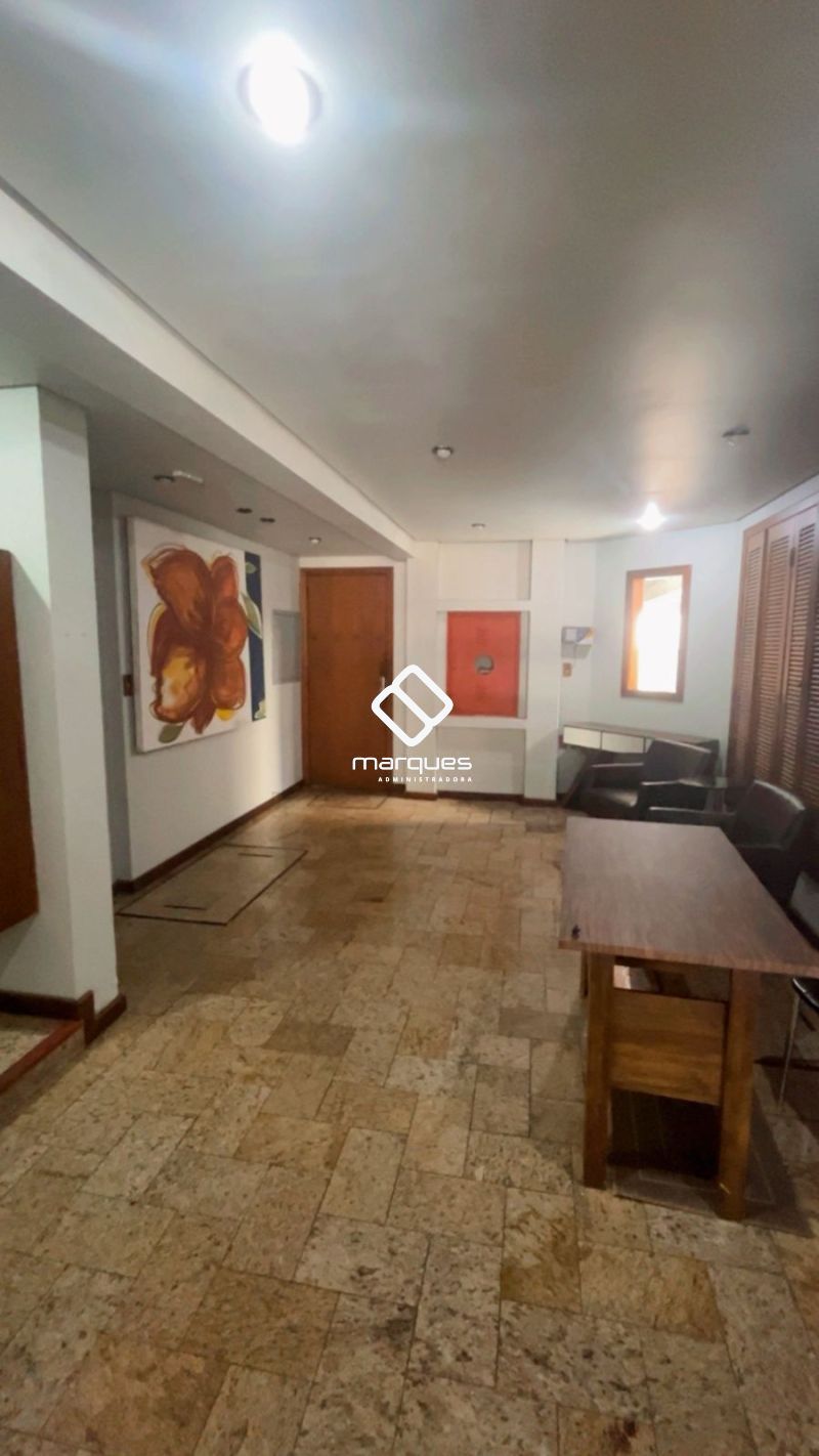 Apartamento com 3 quartos, 2 banheiros e 144m² para alugar no bairro Centro, Pelotas