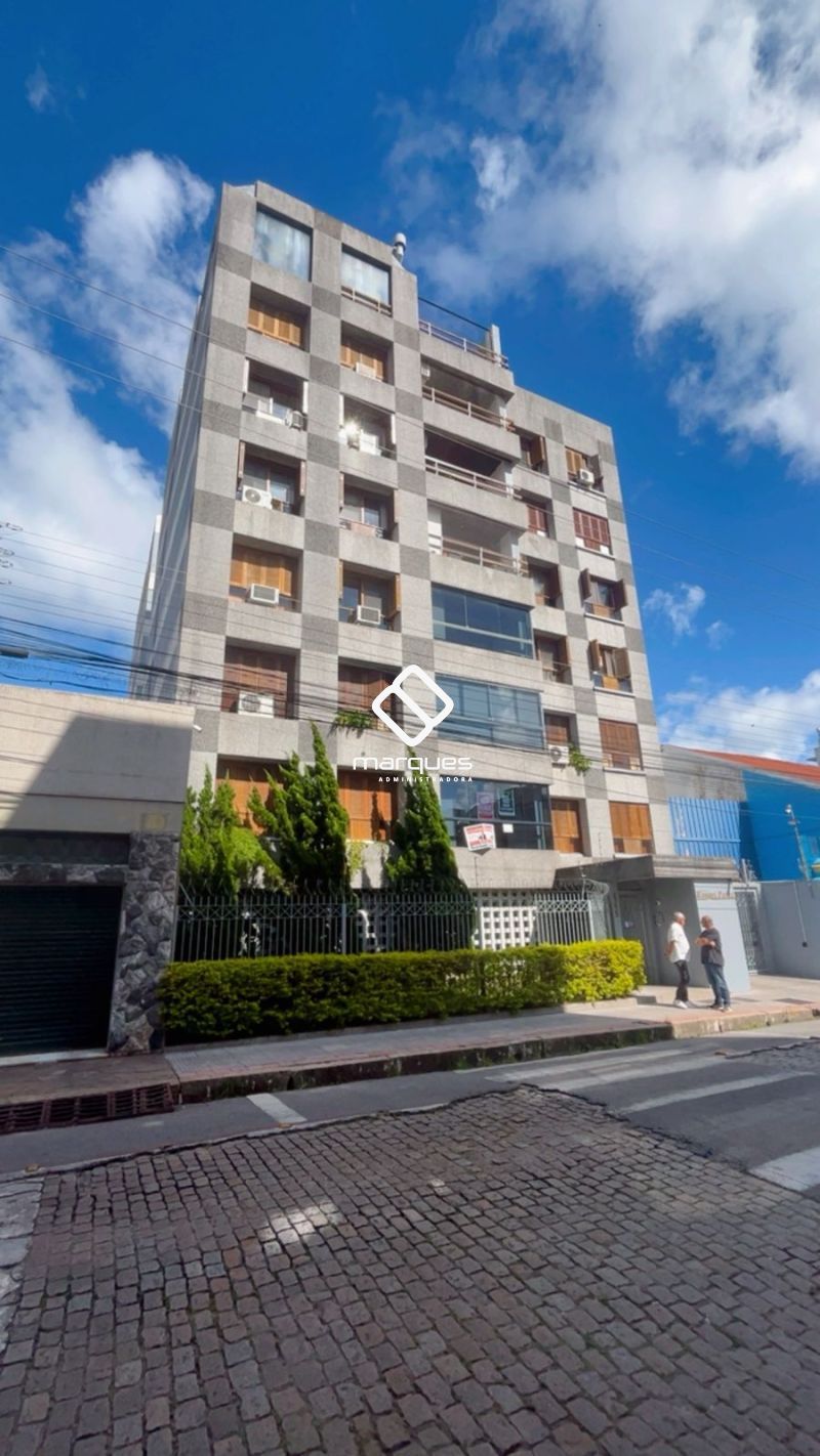 Apartamento com 3 quartos, 2 banheiros e 144m² para alugar no bairro Centro, Pelotas