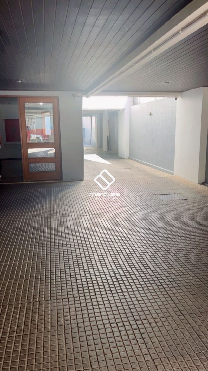 Apartamento com 3 quartos, 2 banheiros e 144m² para alugar no bairro Centro, Pelotas