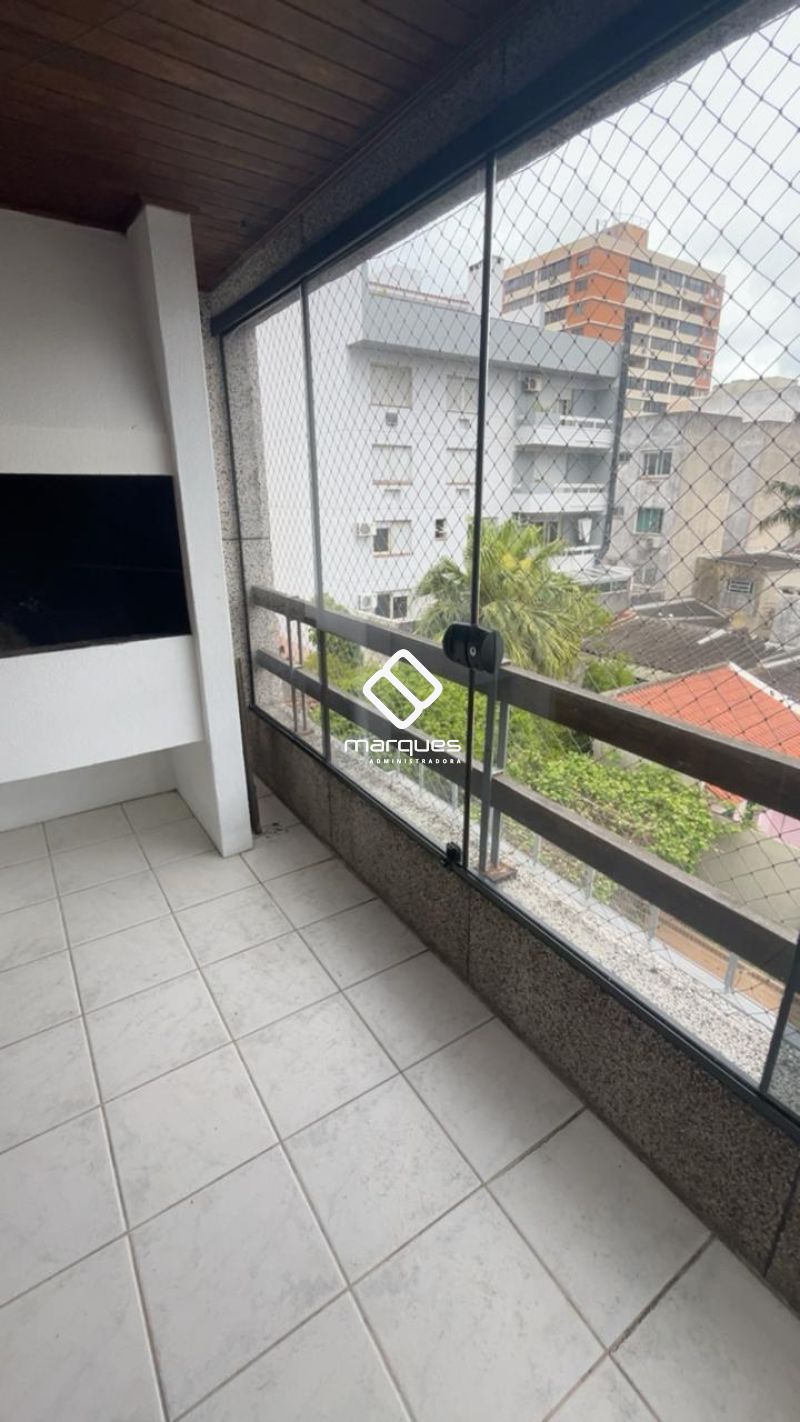 Apartamento com 3 quartos, 2 banheiros e 144m² para alugar no bairro Centro, Pelotas