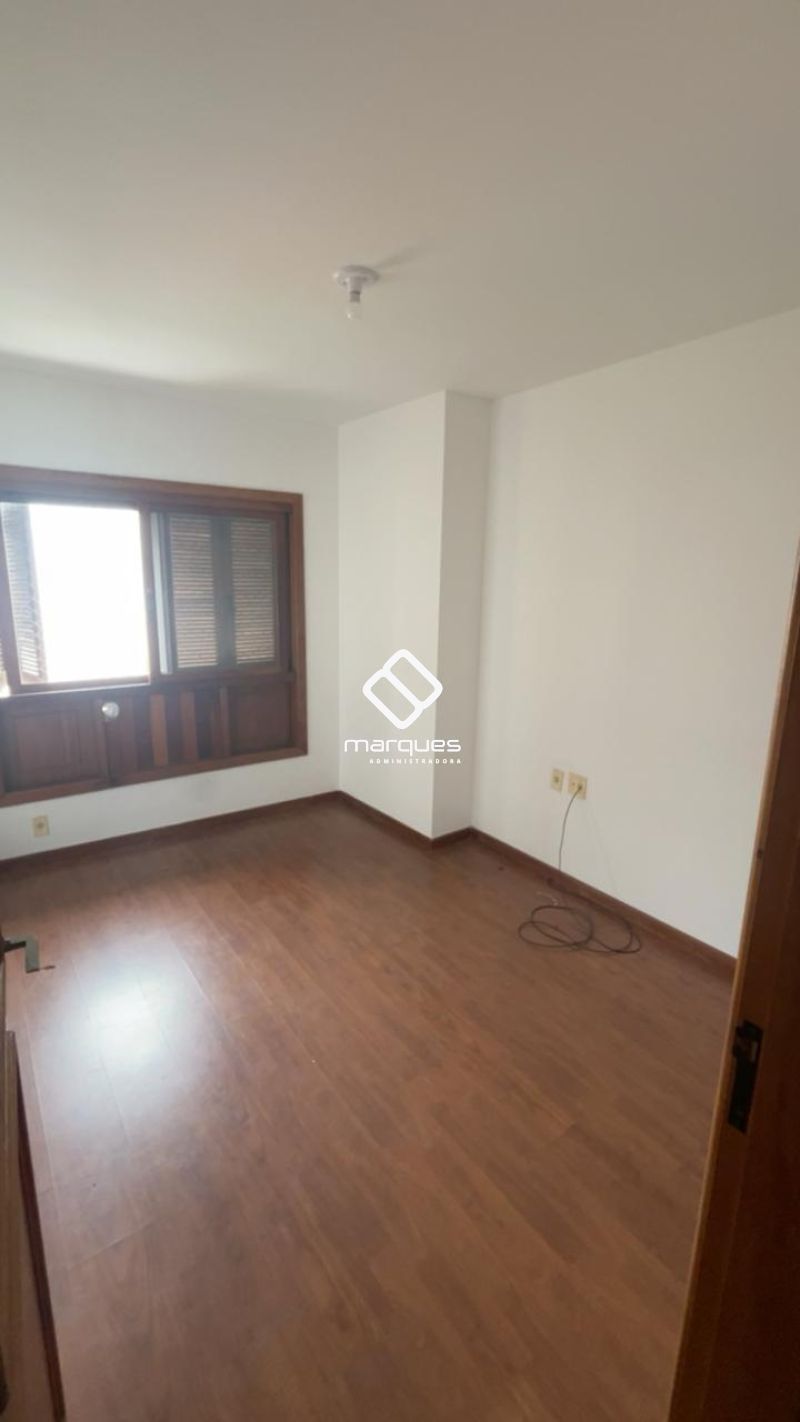 Apartamento com 3 quartos, 2 banheiros e 144m² para alugar no bairro Centro, Pelotas