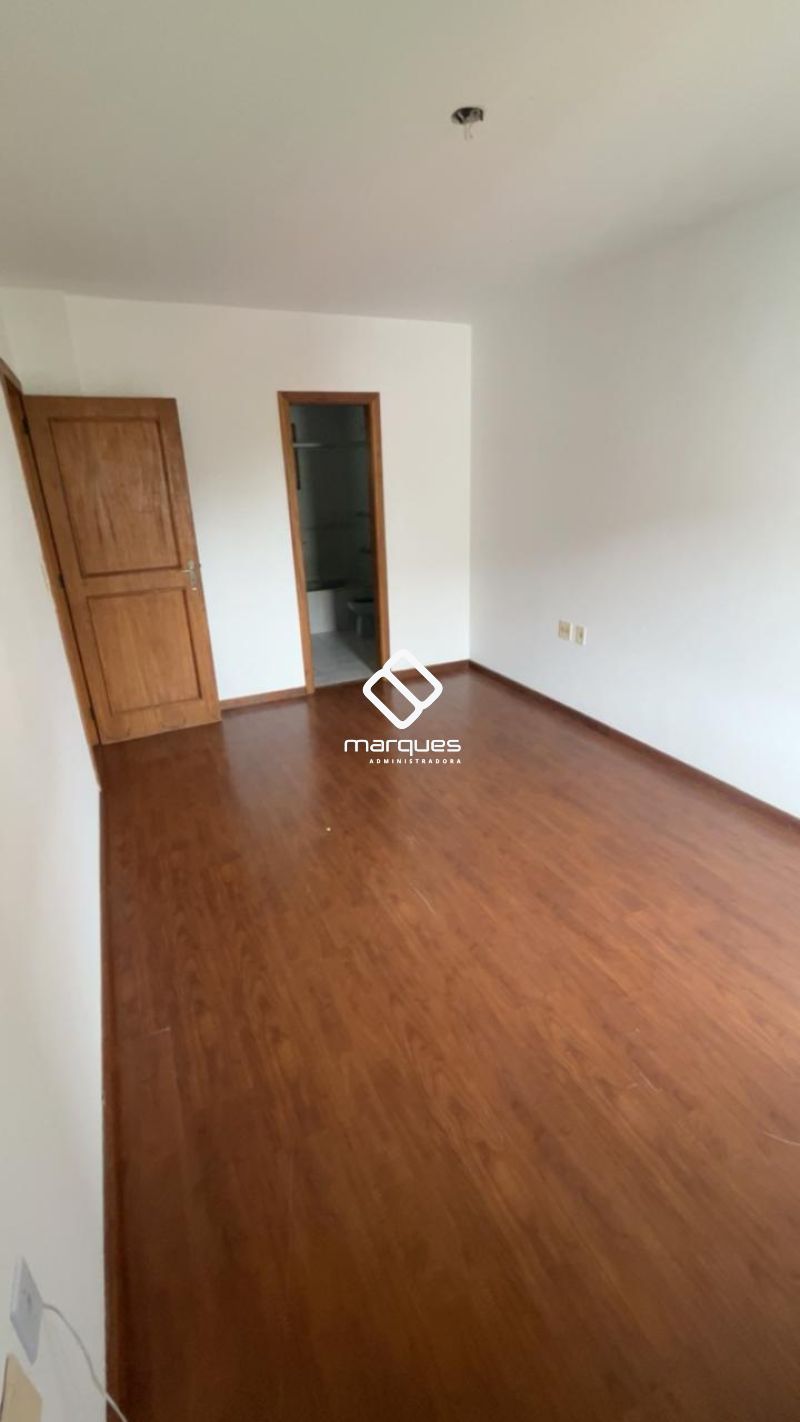 Apartamento com 3 quartos, 2 banheiros e 144m² para alugar no bairro Centro, Pelotas
