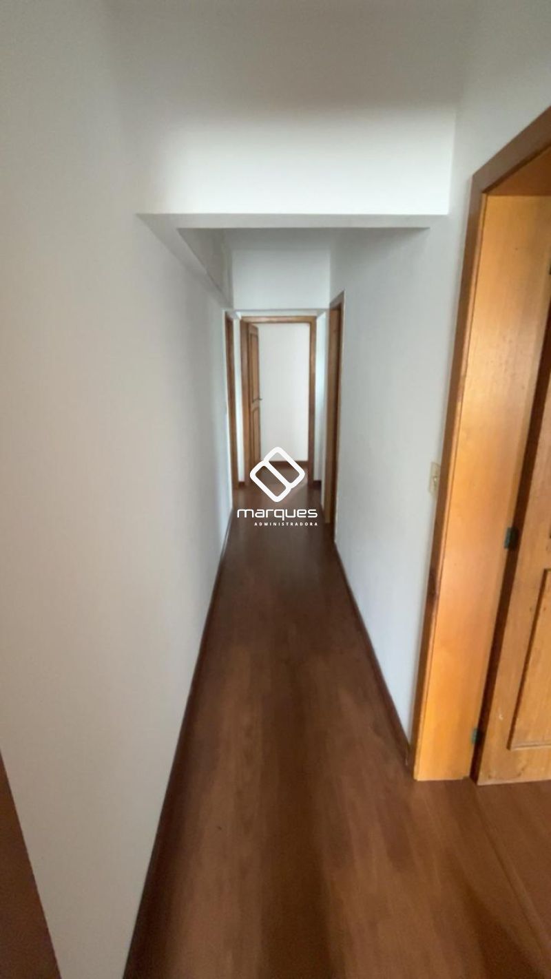 Apartamento com 3 quartos, 2 banheiros e 144m² para alugar no bairro Centro, Pelotas