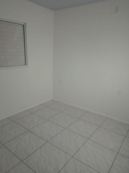 Casa com 2 quartos, 1 banheiro e 46m² à venda no bairro Vila Princesa, Pelotas