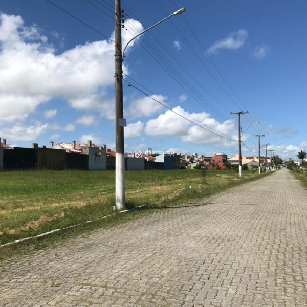Terreno com 432m² à venda no bairro Três Vendas, Pelotas