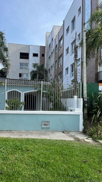 Apartamento com 2 quartos e 1 banheiro à venda no bairro Laranjal, Pelotas