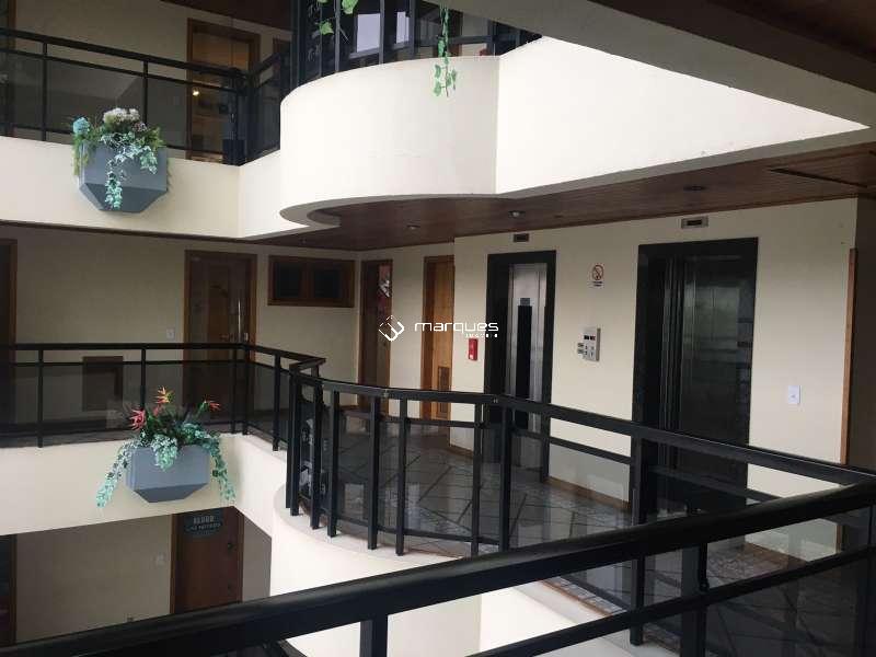 Sala com 2 banheiros e 58m² à venda no bairro Centro, Pelotas