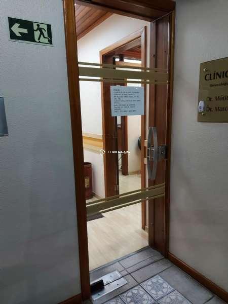 Sala com 2 banheiros e 58m² à venda no bairro Centro, Pelotas