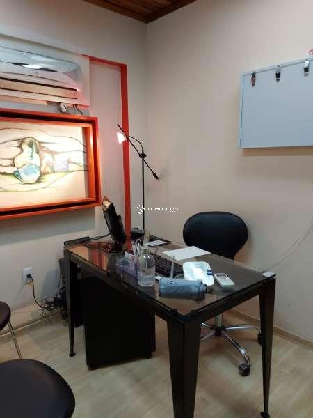 Sala com 2 banheiros e 58m² à venda no bairro Centro, Pelotas