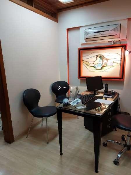 Sala com 2 banheiros e 58m² à venda no bairro Centro, Pelotas