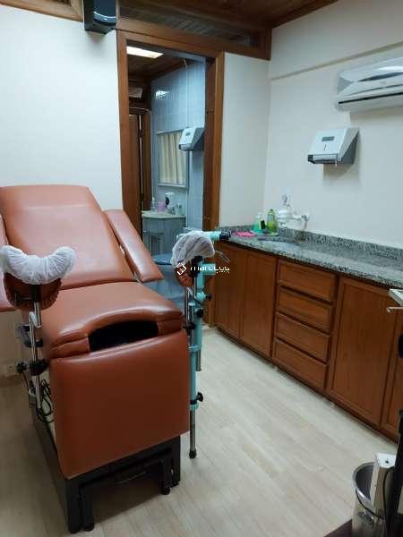 Sala com 2 banheiros e 58m² à venda no bairro Centro, Pelotas
