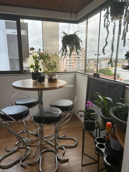 Apartamento com 3 quartos, 3 banheiros e 145m² à venda no bairro Centro, Pelotas