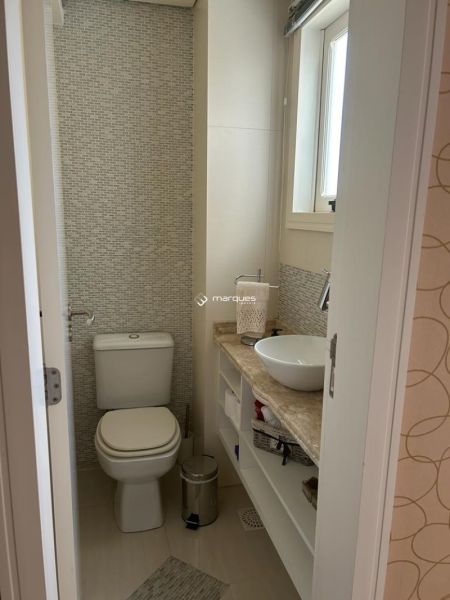 Apartamento com 3 quartos, 3 banheiros e 145m² à venda no bairro Centro, Pelotas