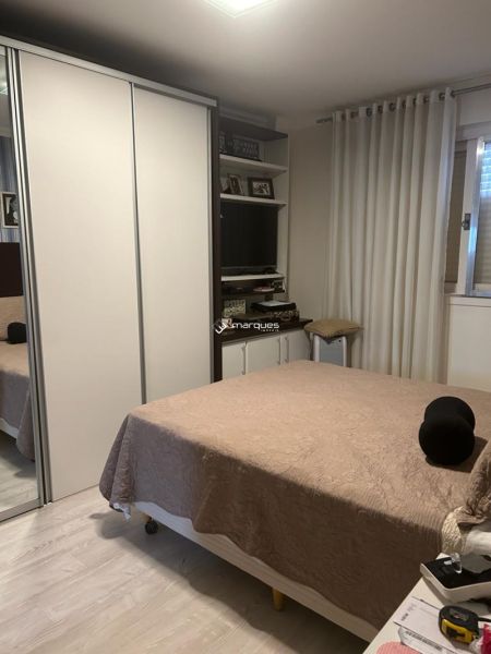 Apartamento com 3 quartos, 3 banheiros e 145m² à venda no bairro Centro, Pelotas