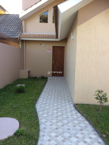 Casa com 3 quartos, 2 banheiros e 195m² à venda no bairro Laranjal, Pelotas