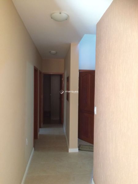Casa com 3 quartos, 2 banheiros e 195m² à venda no bairro Laranjal, Pelotas