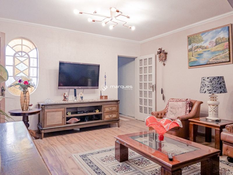 Casa com 3 quartos, 3 banheiros e 450m² à venda no bairro Centro, Pelotas