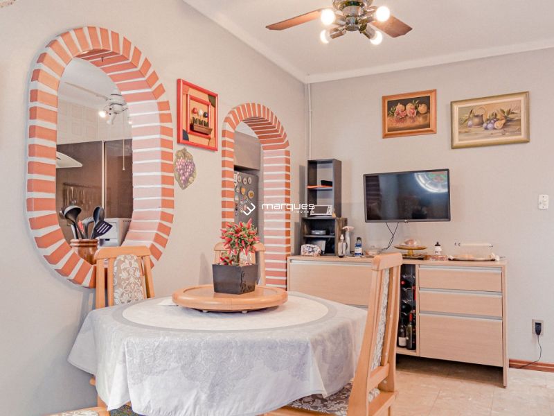 Casa com 3 quartos, 3 banheiros e 450m² à venda no bairro Centro, Pelotas