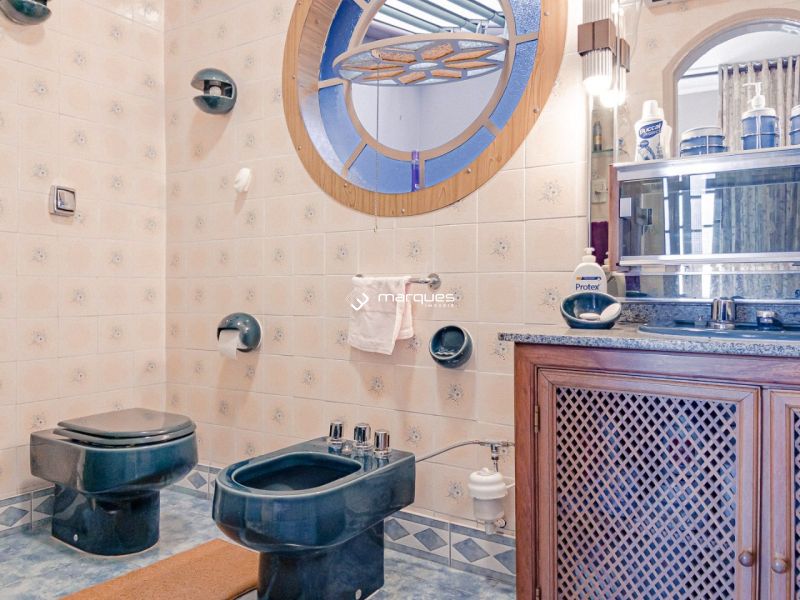 Casa com 3 quartos, 3 banheiros e 450m² à venda no bairro Centro, Pelotas