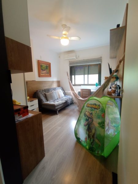 Apartamento com 3 quartos, 2 banheiros e 126m² à venda no bairro Centro, Pelotas